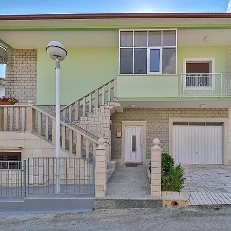 Apartamento 3m Trogir